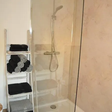 Dhh Mit Einem Wasserbett Und Einem Doppelbett * أولدنبورغ